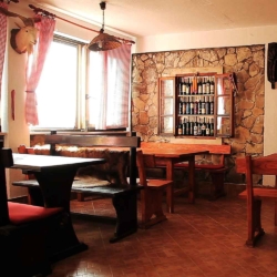 OPG Antunović Kuna Pelješka - Konoba interijer terasa